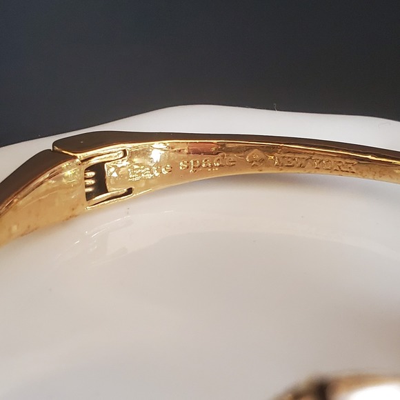 Kate Spade New York Blushing Blooms Hinged Bangle Pink Multi Blush Gold Plated - Picture 5 of 9
